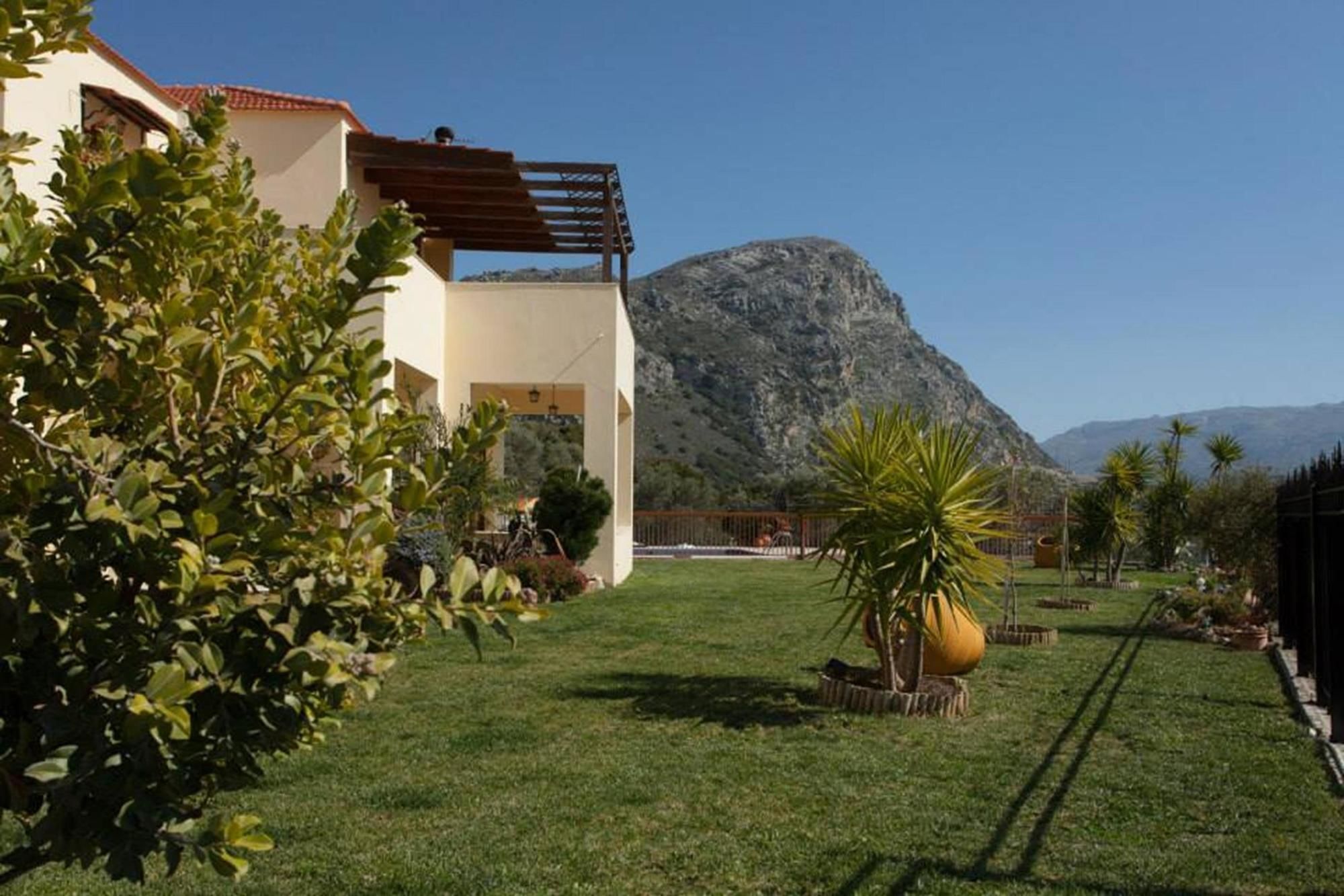 Louloudis Villa Spilion Luaran gambar