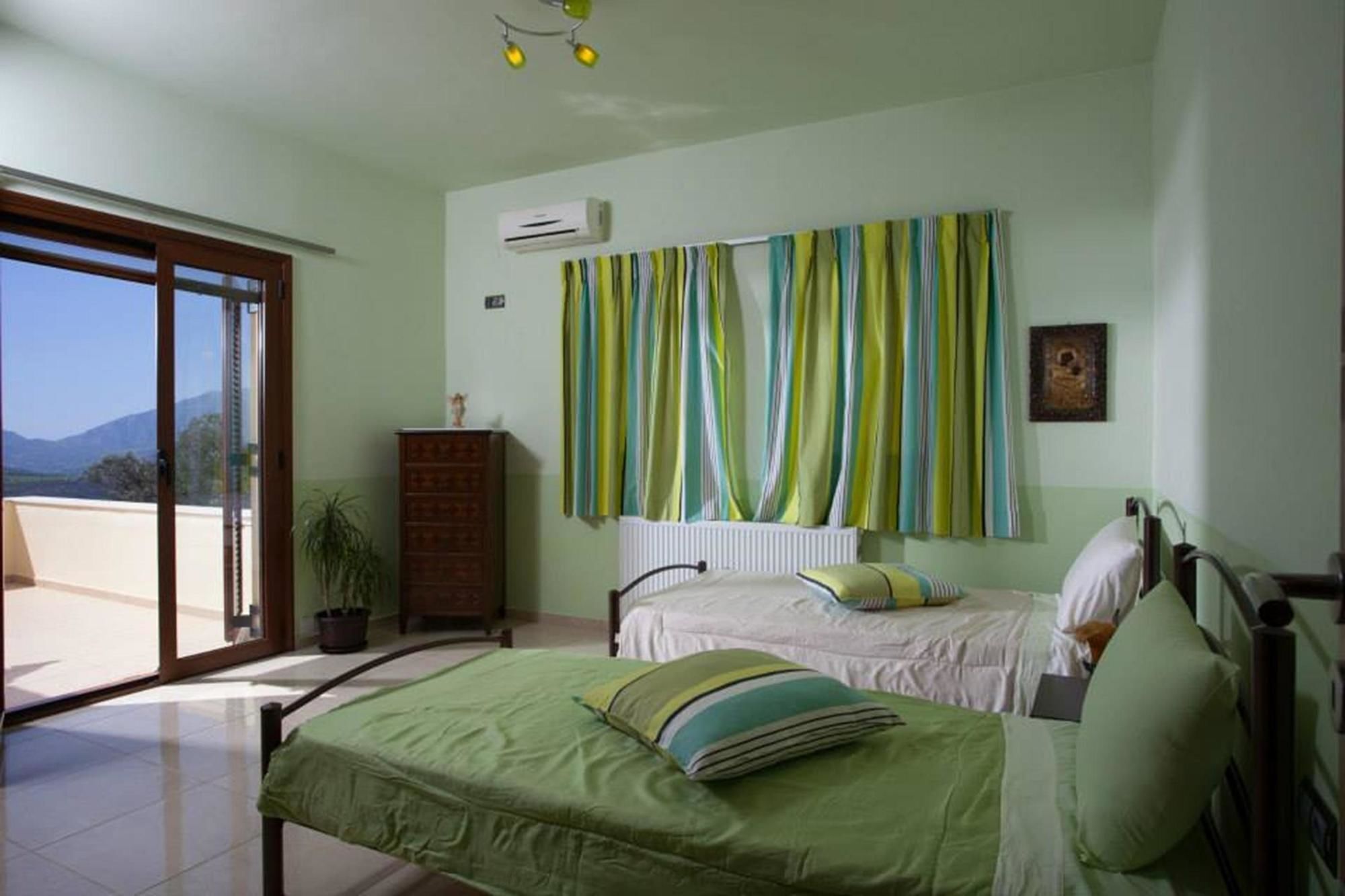 Louloudis Villa Spilion Luaran gambar