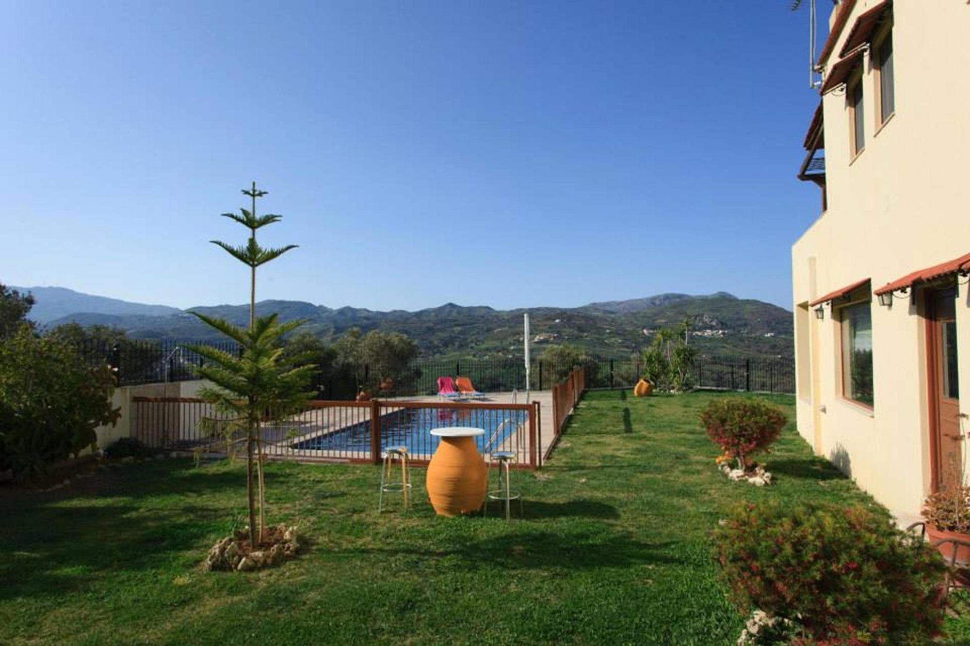 Louloudis Villa Spilion Luaran gambar