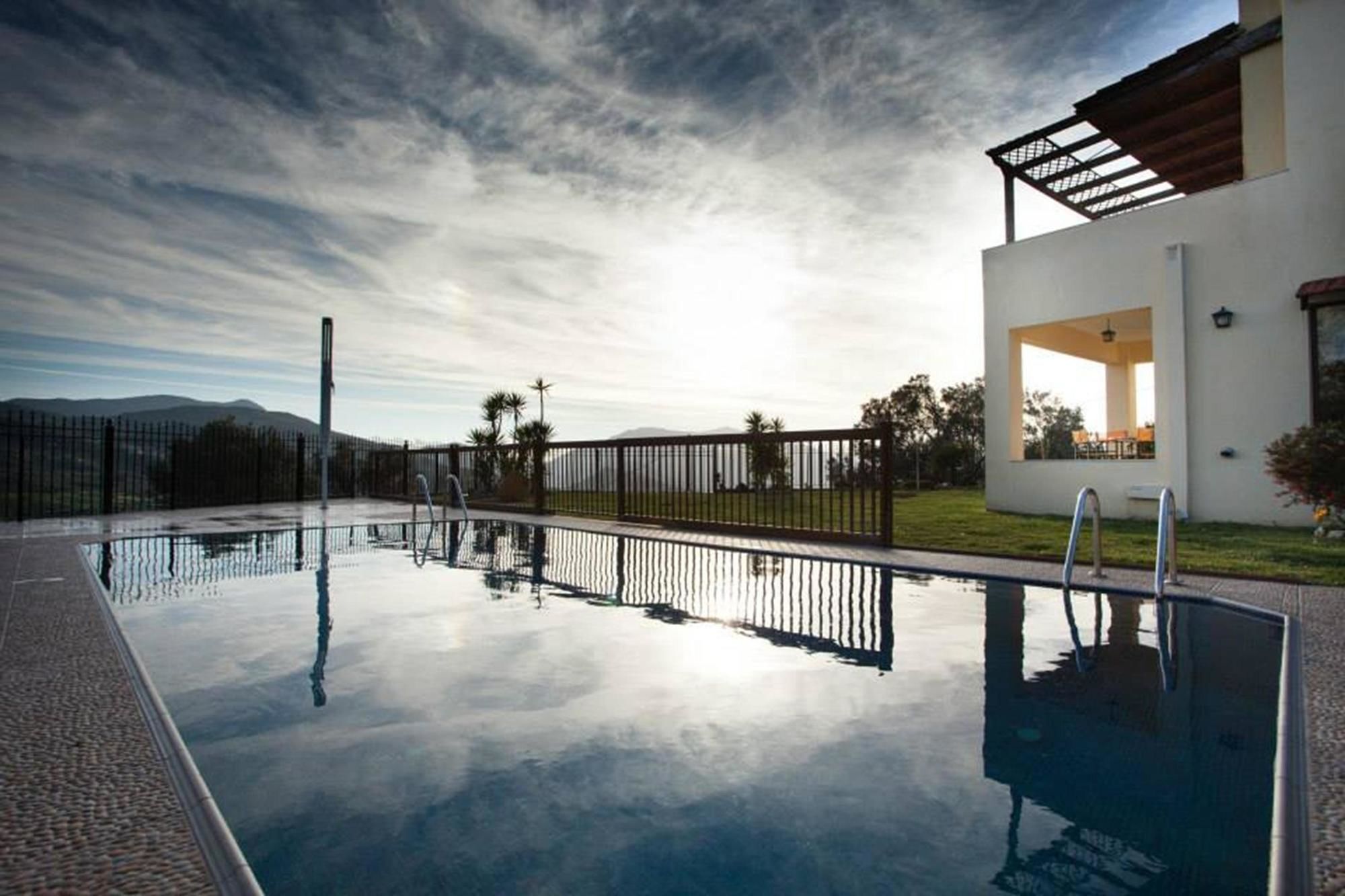 Louloudis Villa Spilion Luaran gambar