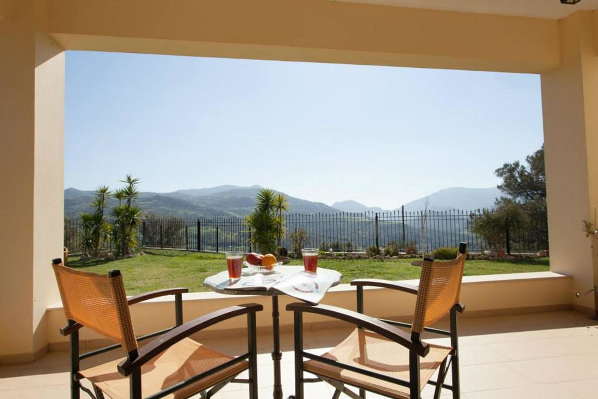 Louloudis Villa Spilion Luaran gambar